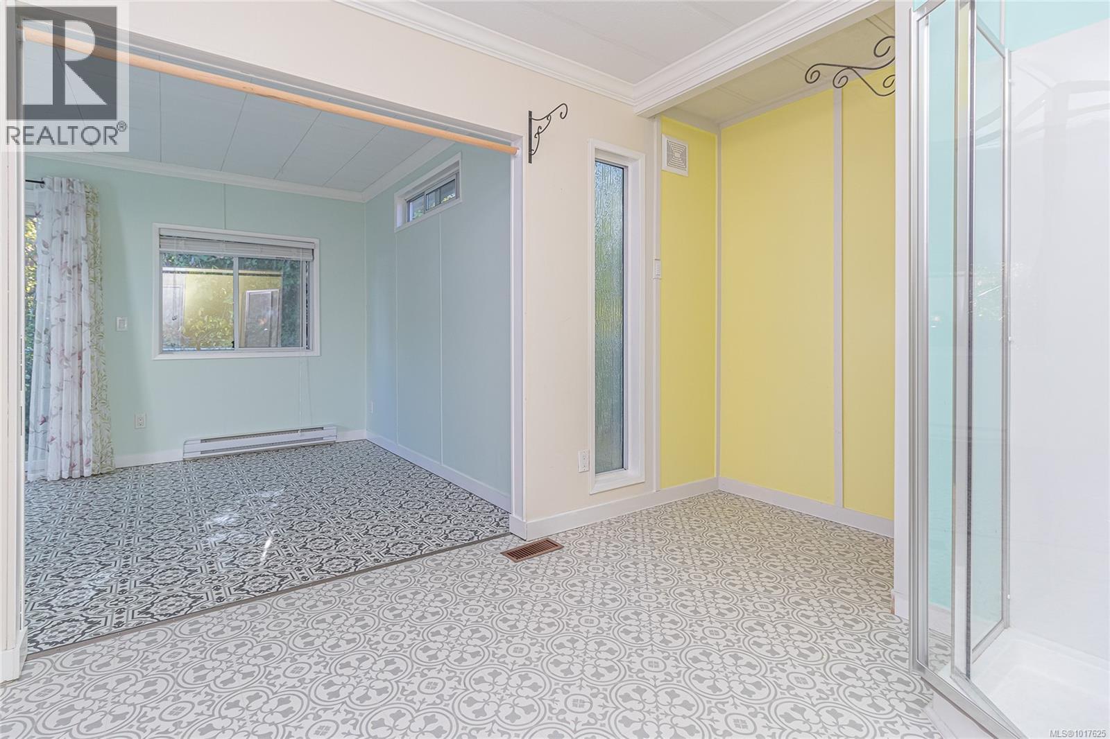  2135 Summergate Boulevard, Sidney