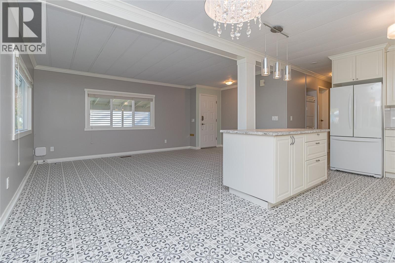  2135 Summergate Boulevard, Sidney