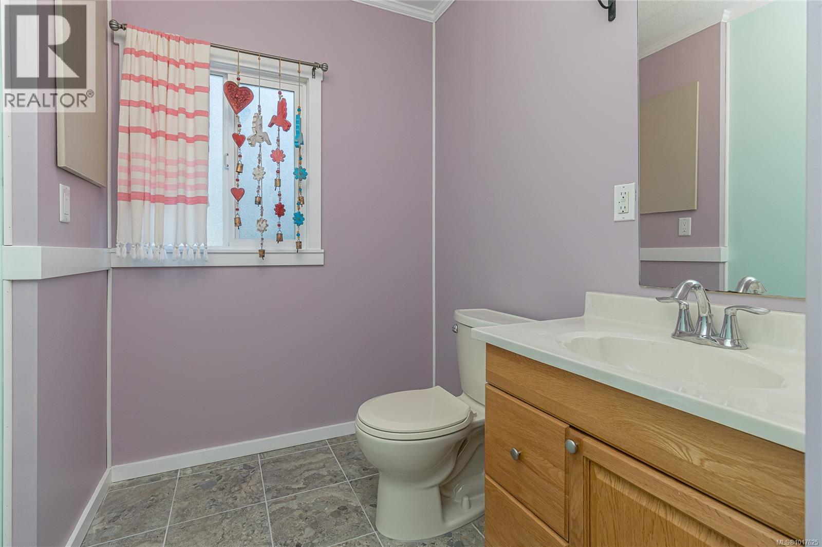  2135 Summergate Boulevard, Sidney