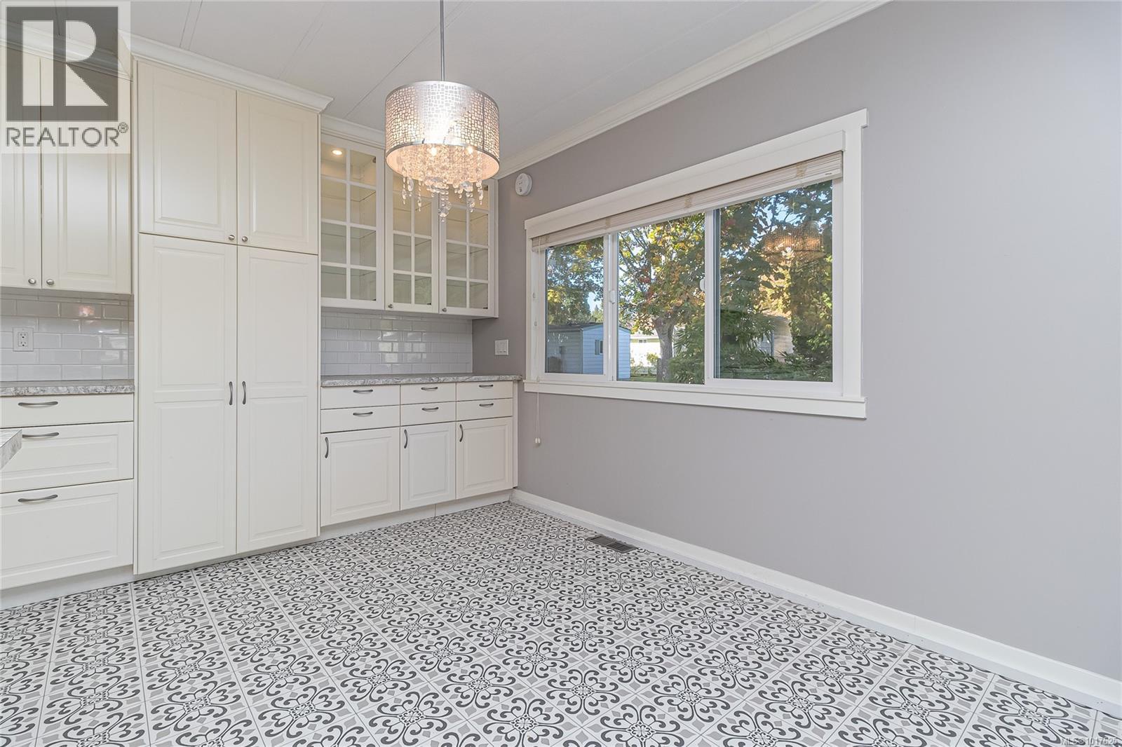  2135 Summergate Boulevard, Sidney