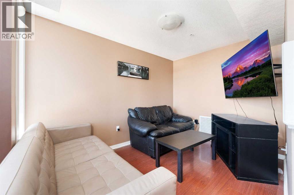 Single Family House Loft for Sale in    Avenue SW Sunalta Calgary 