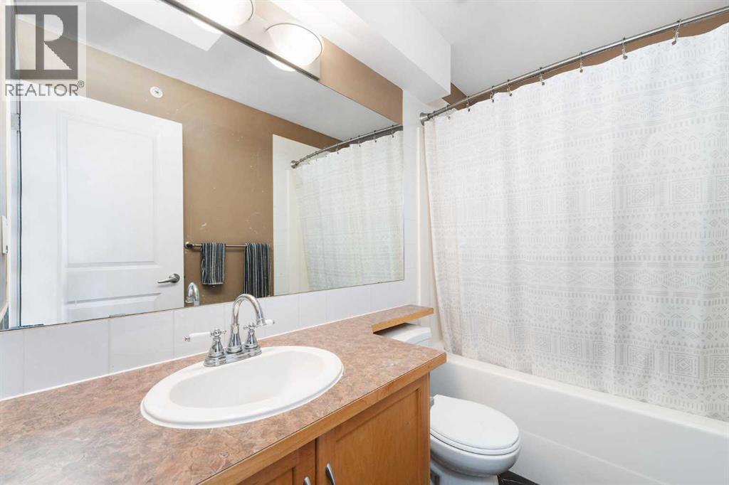 Single Family House Loft for Sale in    Avenue SW Sunalta Calgary 