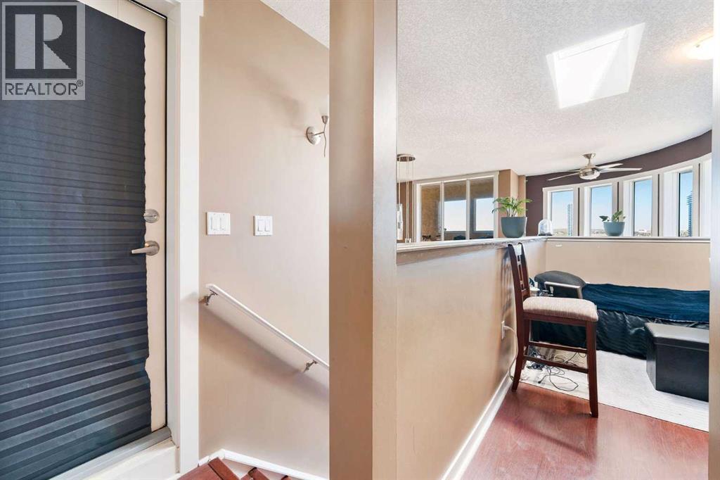 Single Family House Loft for Sale in    Avenue SW Sunalta Calgary 