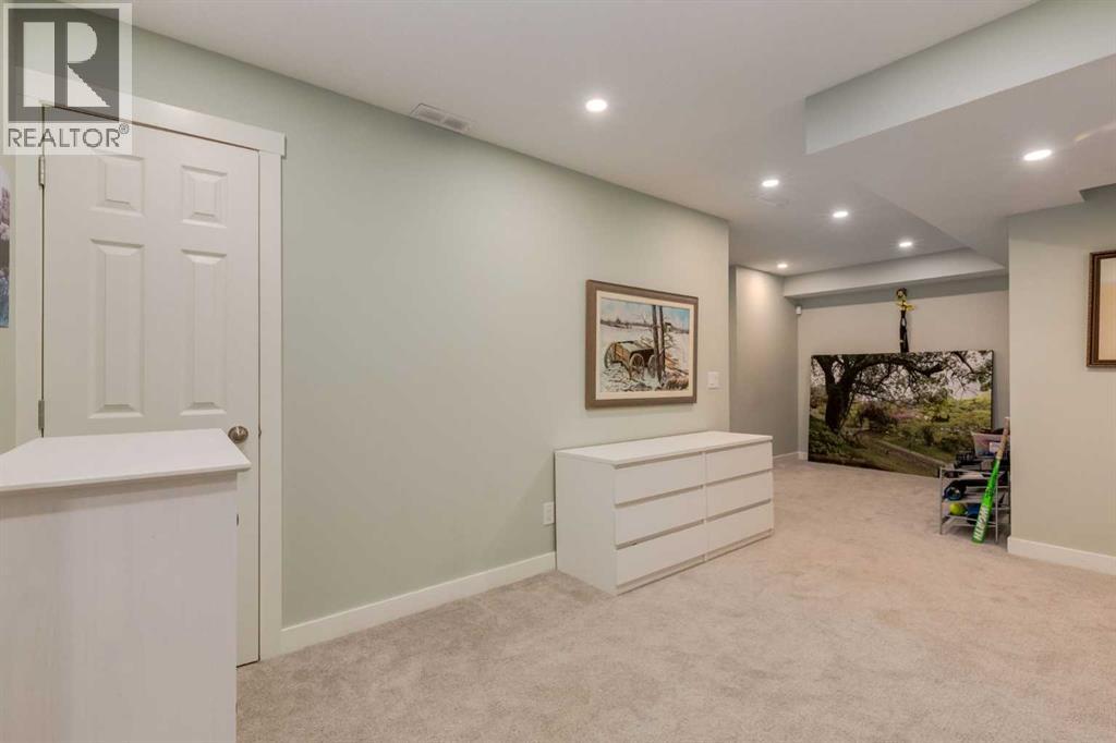 Single Family House for Sale in   Street NW Sunnyside Calgary 