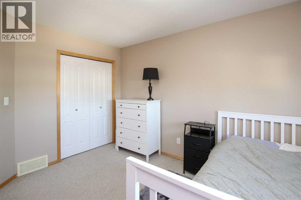 54 Ives Crescent, Red Deer