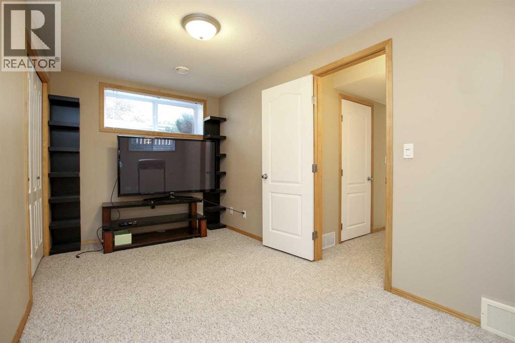 54 Ives Crescent, Red Deer