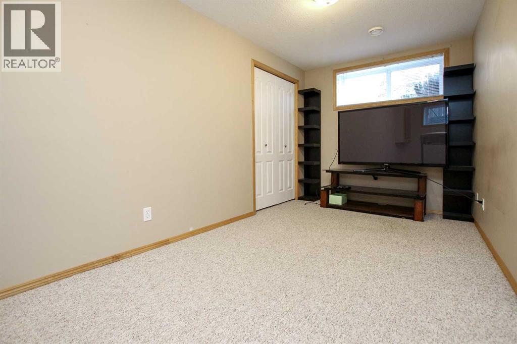 54 Ives Crescent, Red Deer