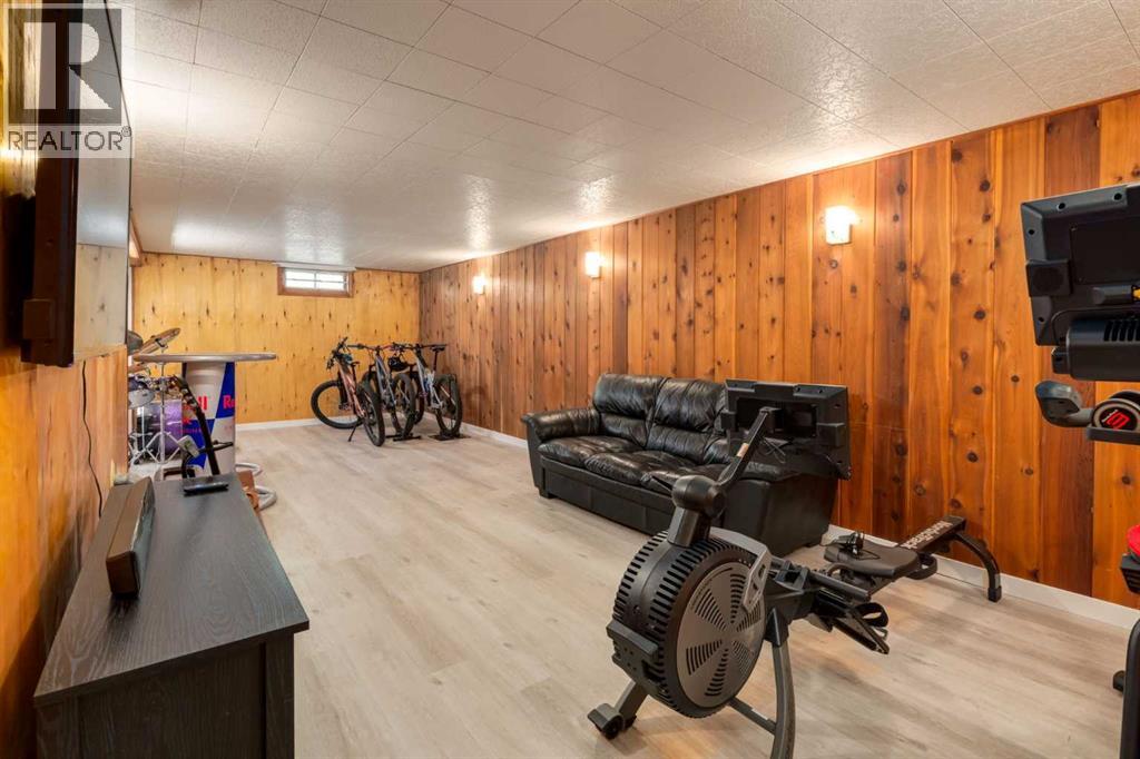 Single Family House Bungalow for Sale in  Klamath Place SW Kingsland Calgary 