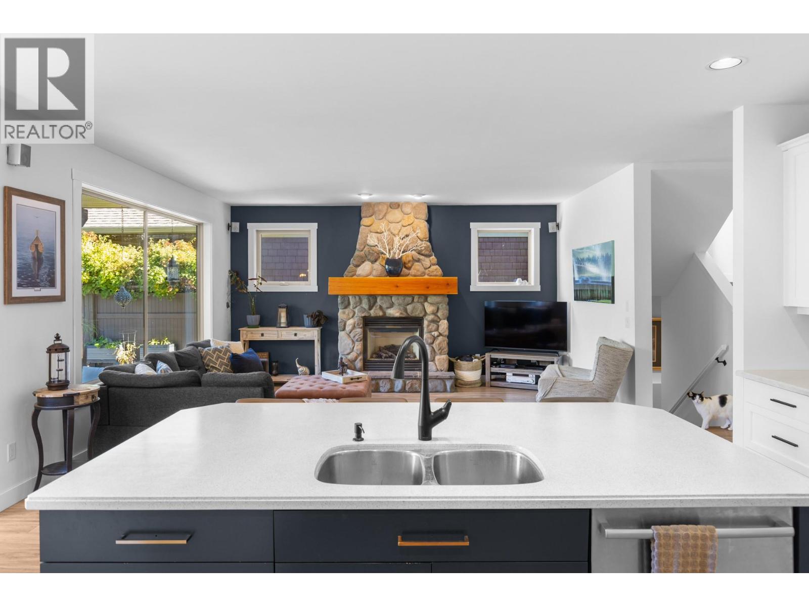  898 Paret Crescent, Kelowna