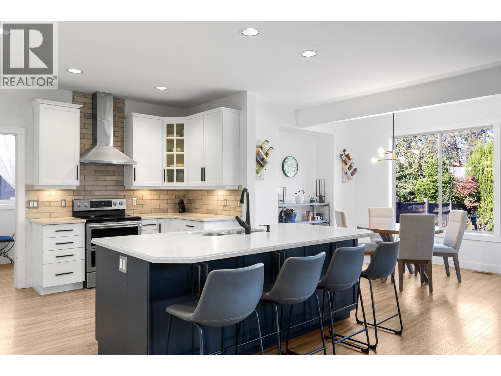  898 Paret Crescent, Kelowna