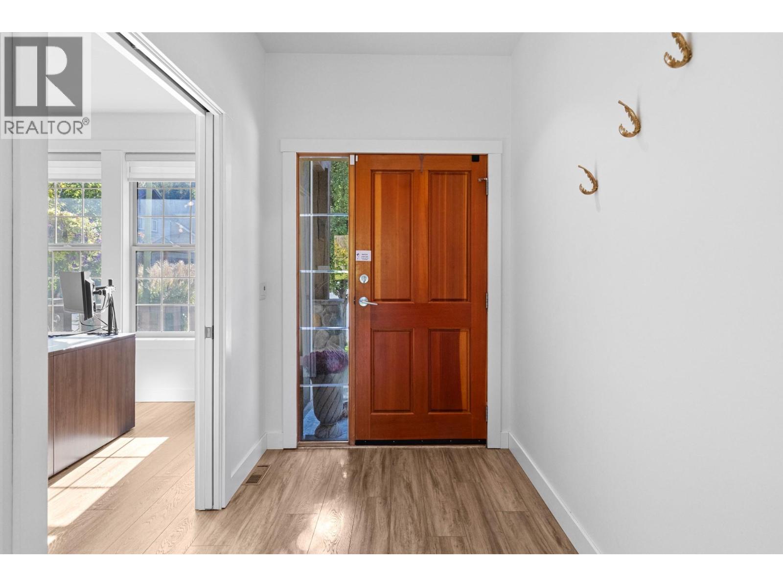  898 Paret Crescent, Kelowna