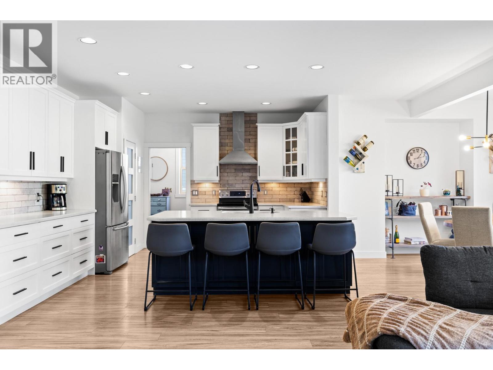  898 Paret Crescent, Kelowna