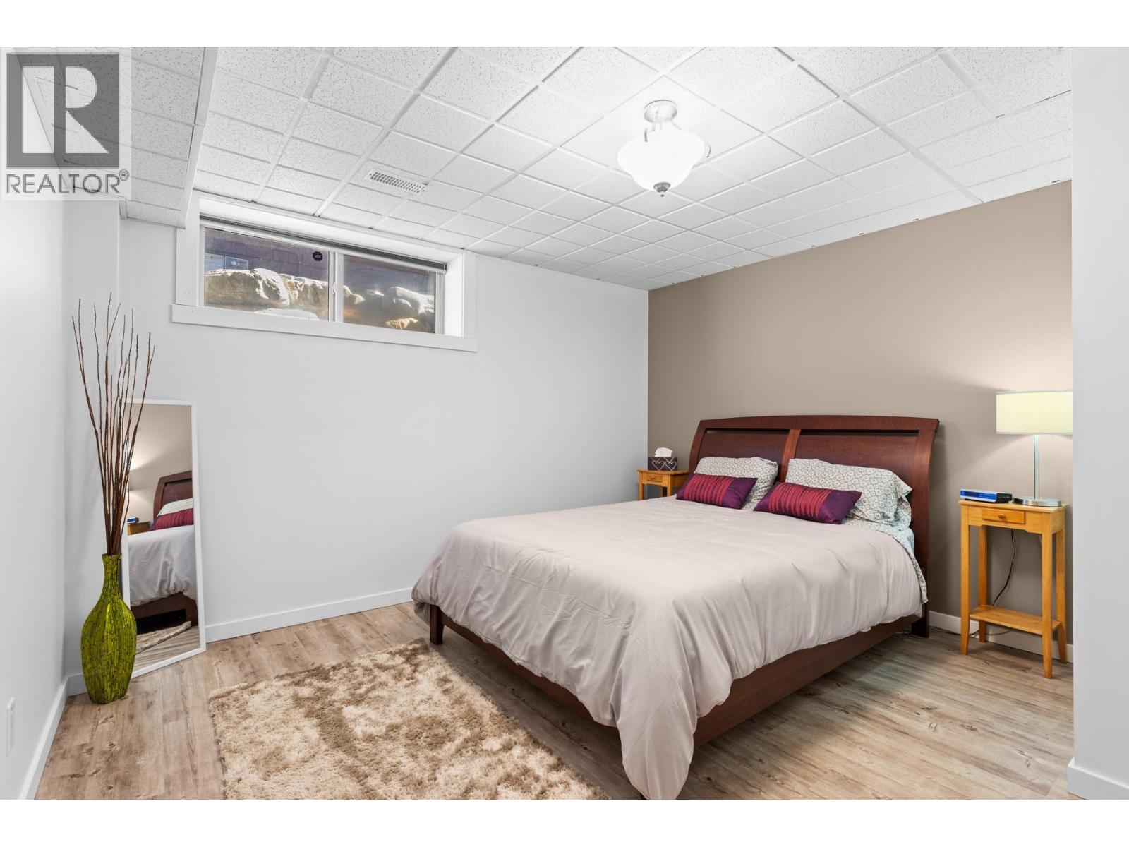  898 Paret Crescent, Kelowna