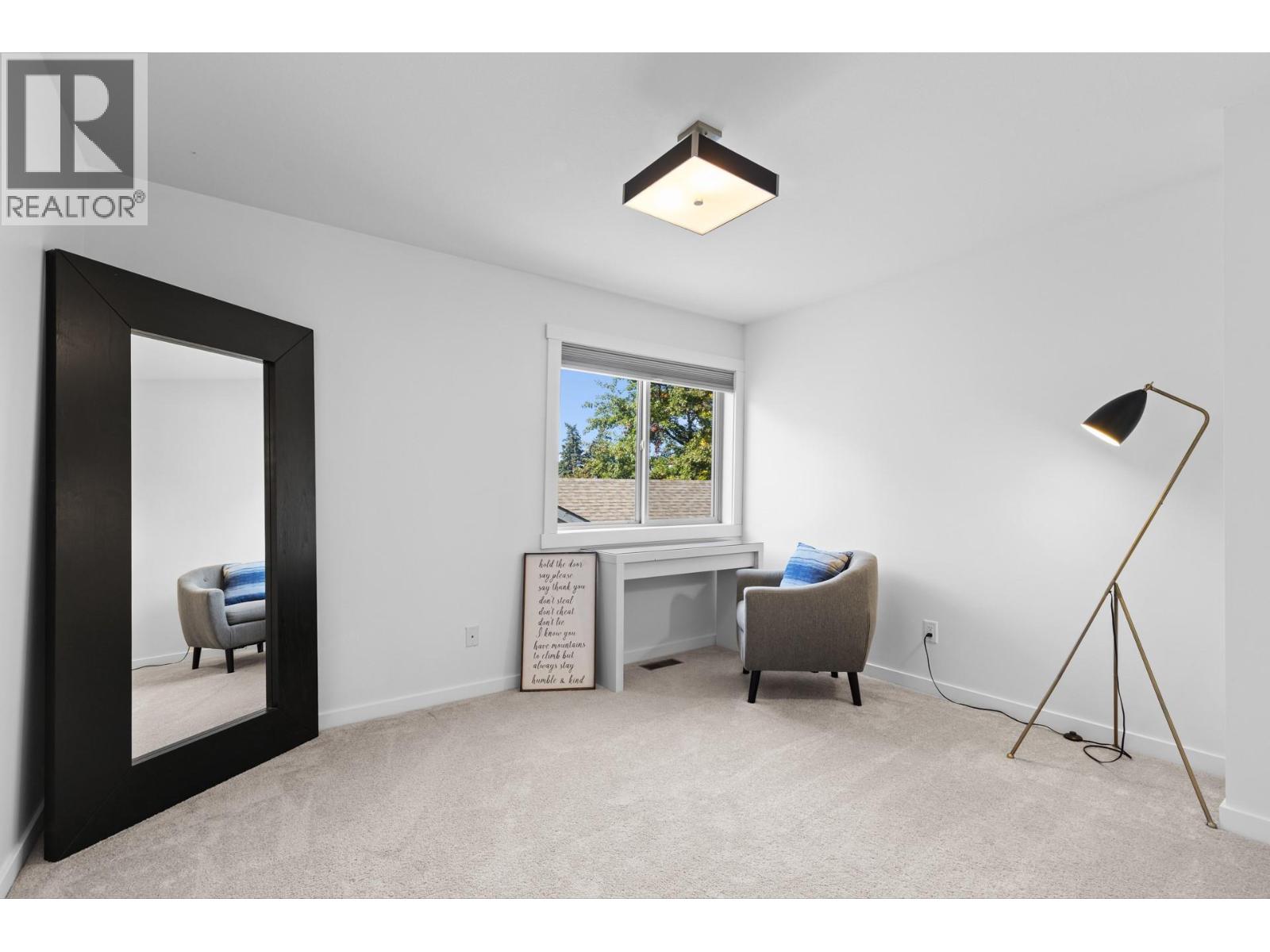  898 Paret Crescent, Kelowna