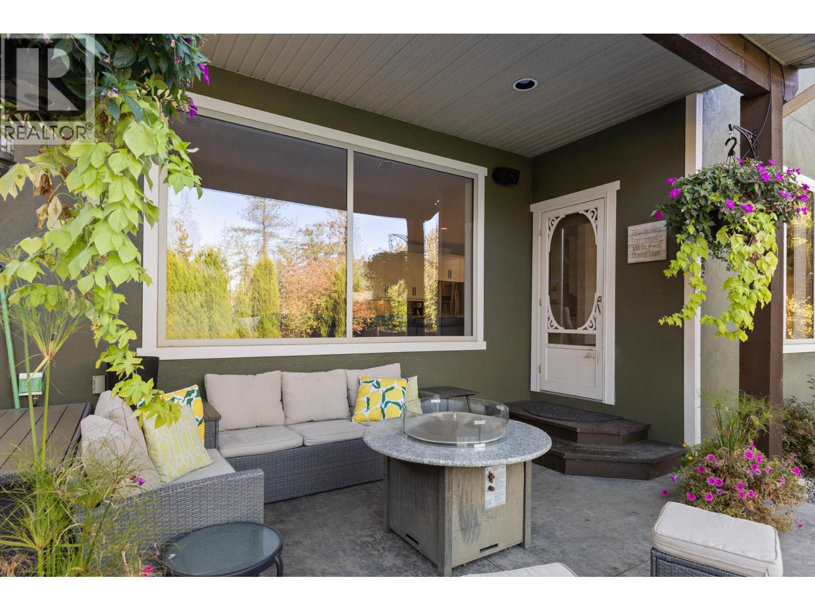  898 Paret Crescent, Kelowna