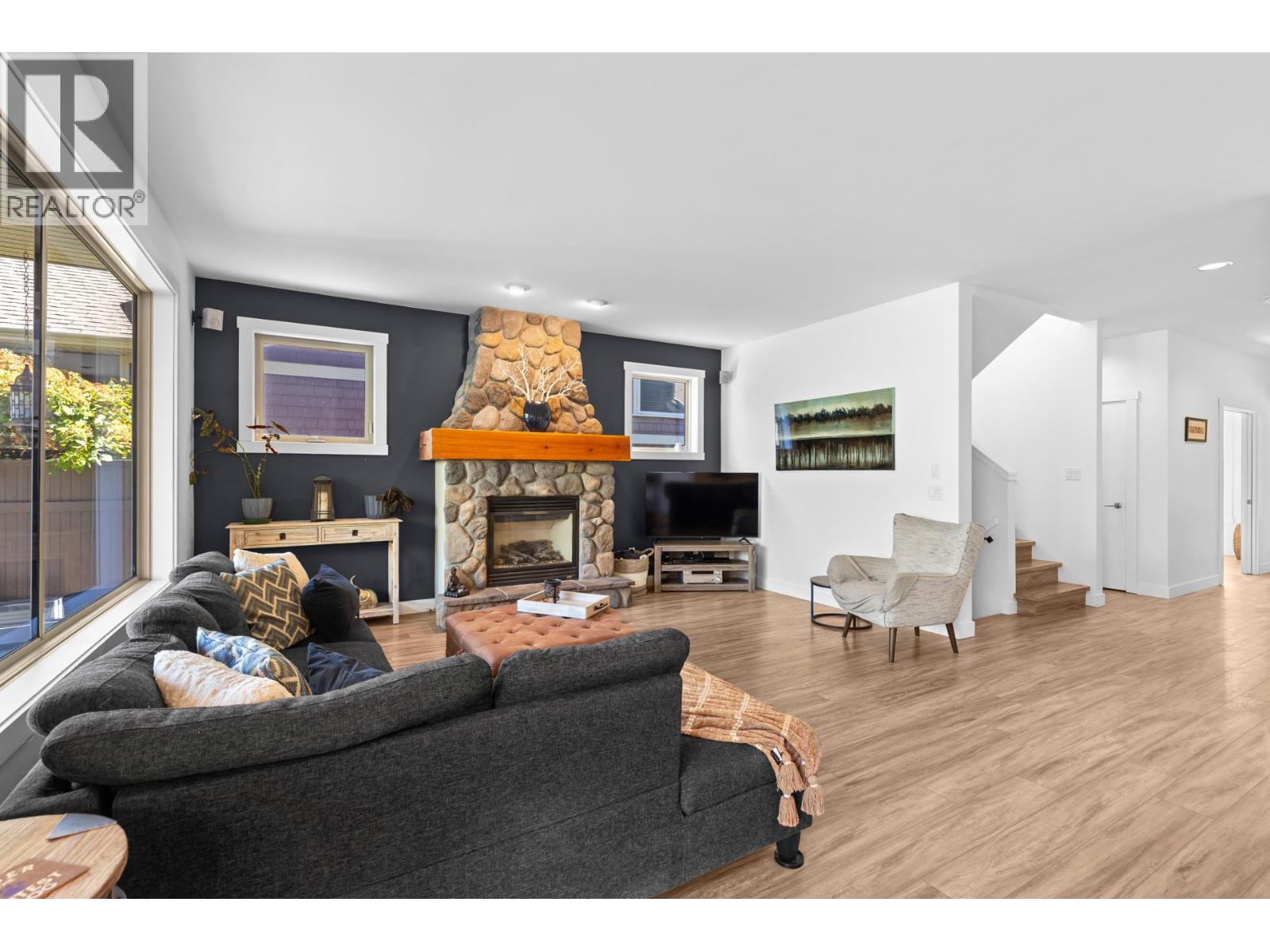  898 Paret Crescent, Kelowna