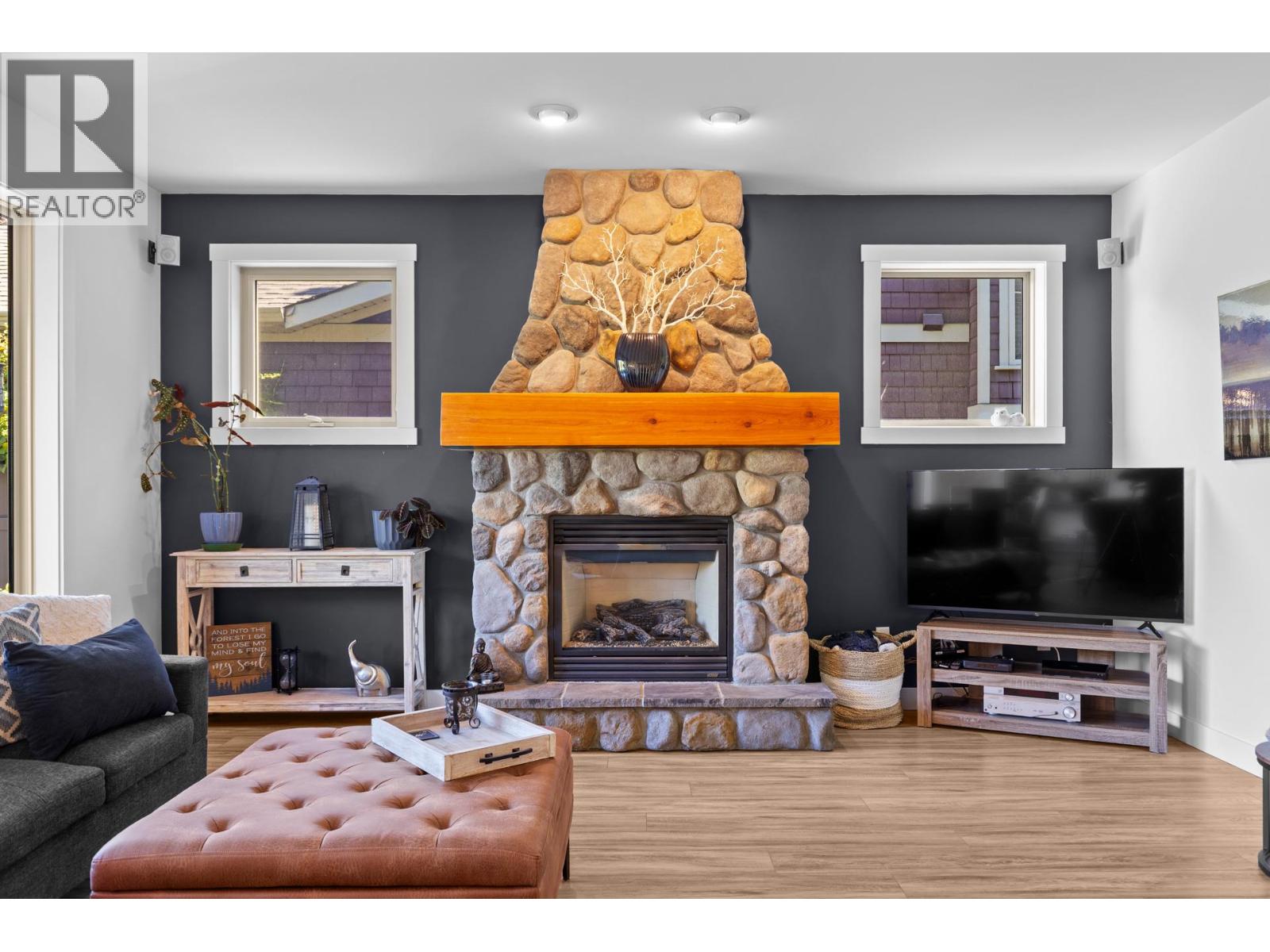  898 Paret Crescent, Kelowna