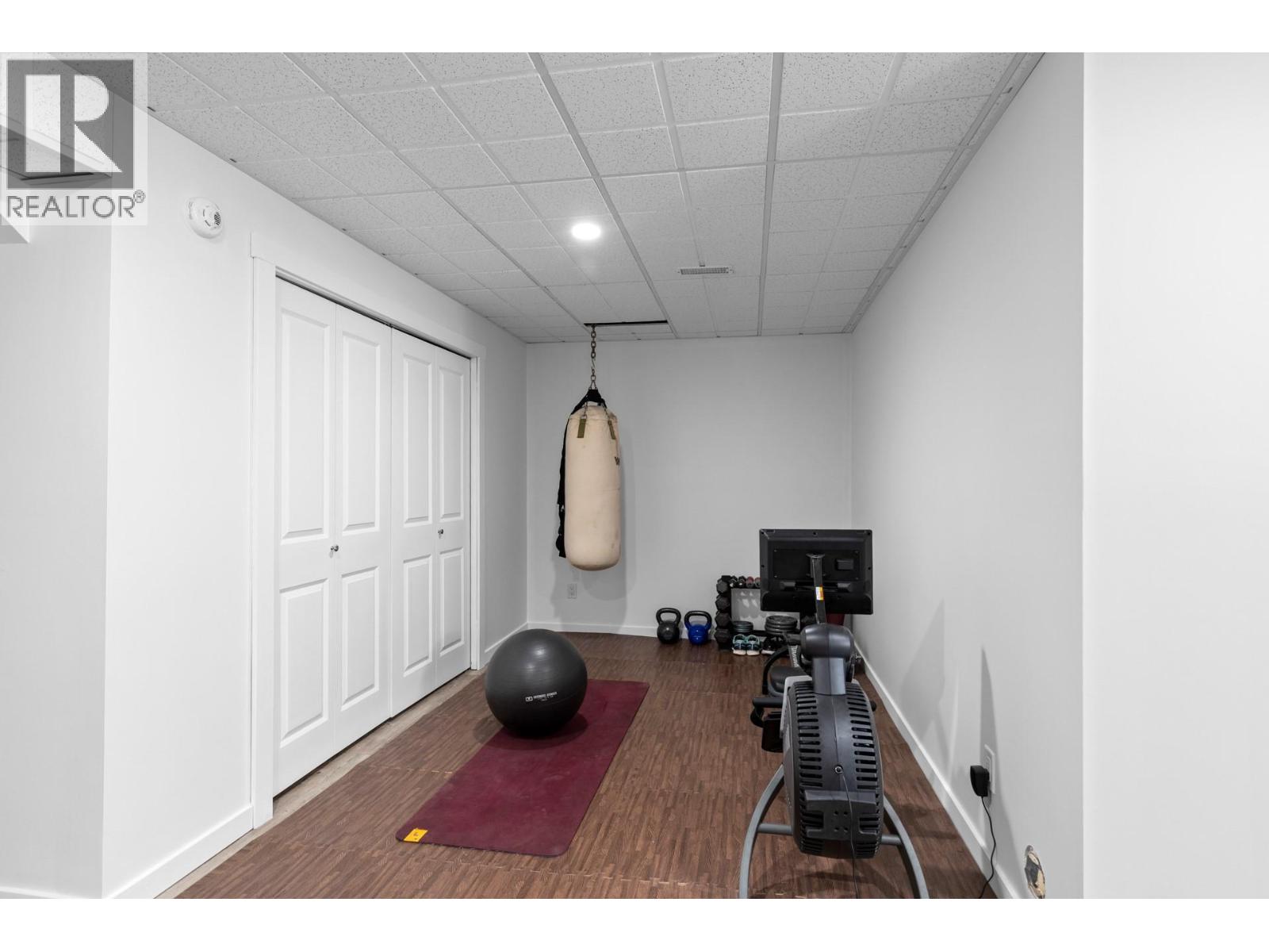  898 Paret Crescent, Kelowna