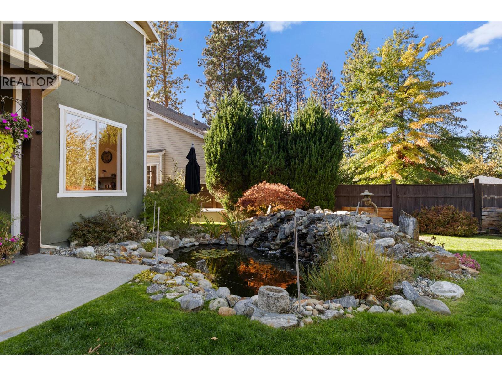  898 Paret Crescent, Kelowna