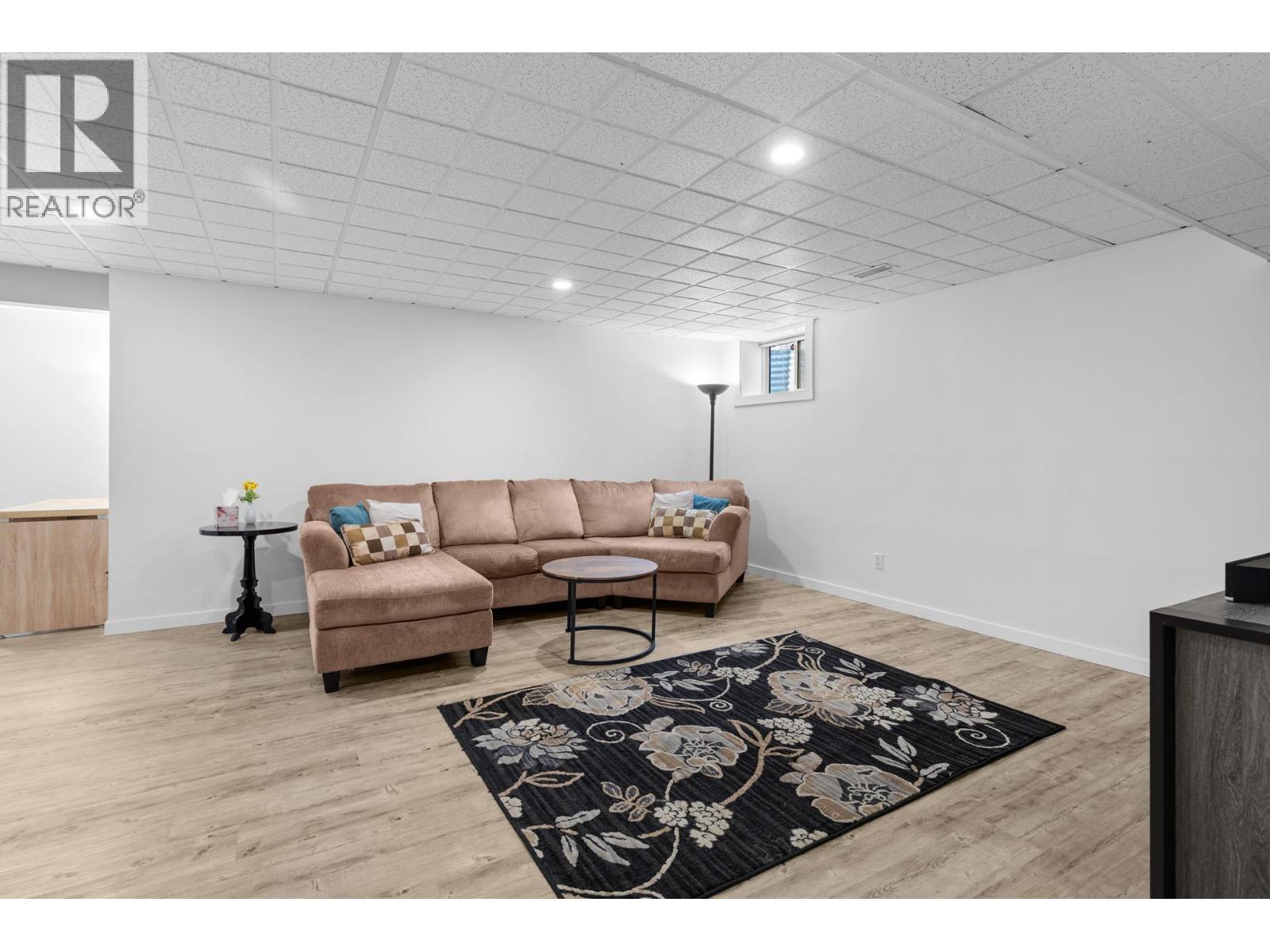 898 Paret Crescent, Kelowna