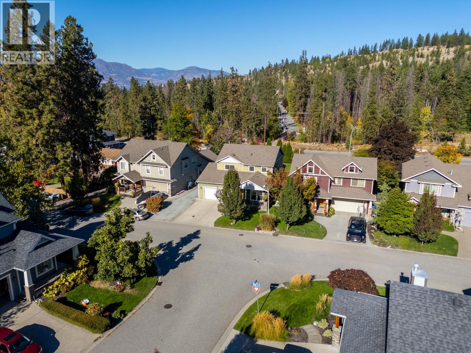  898 Paret Crescent, Kelowna