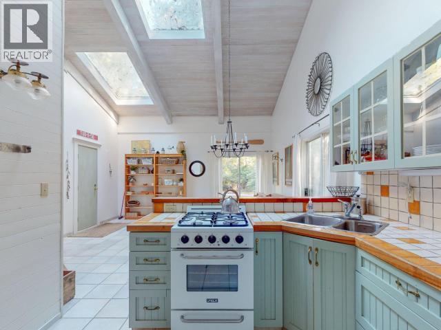 2742 VANCOUVER BLVD, Savary Island