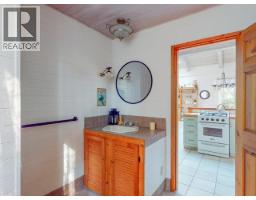 2742 Vancouver Blvd, Savary Island, BC V0N2G0 Photo 8