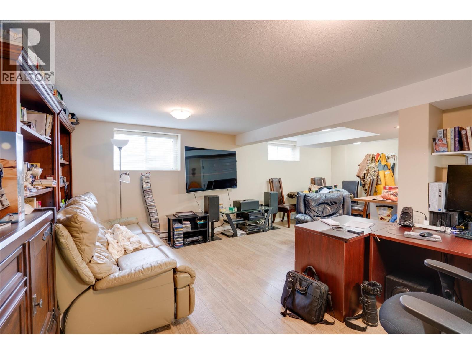 #A&B 3411 18 Avenue - 30