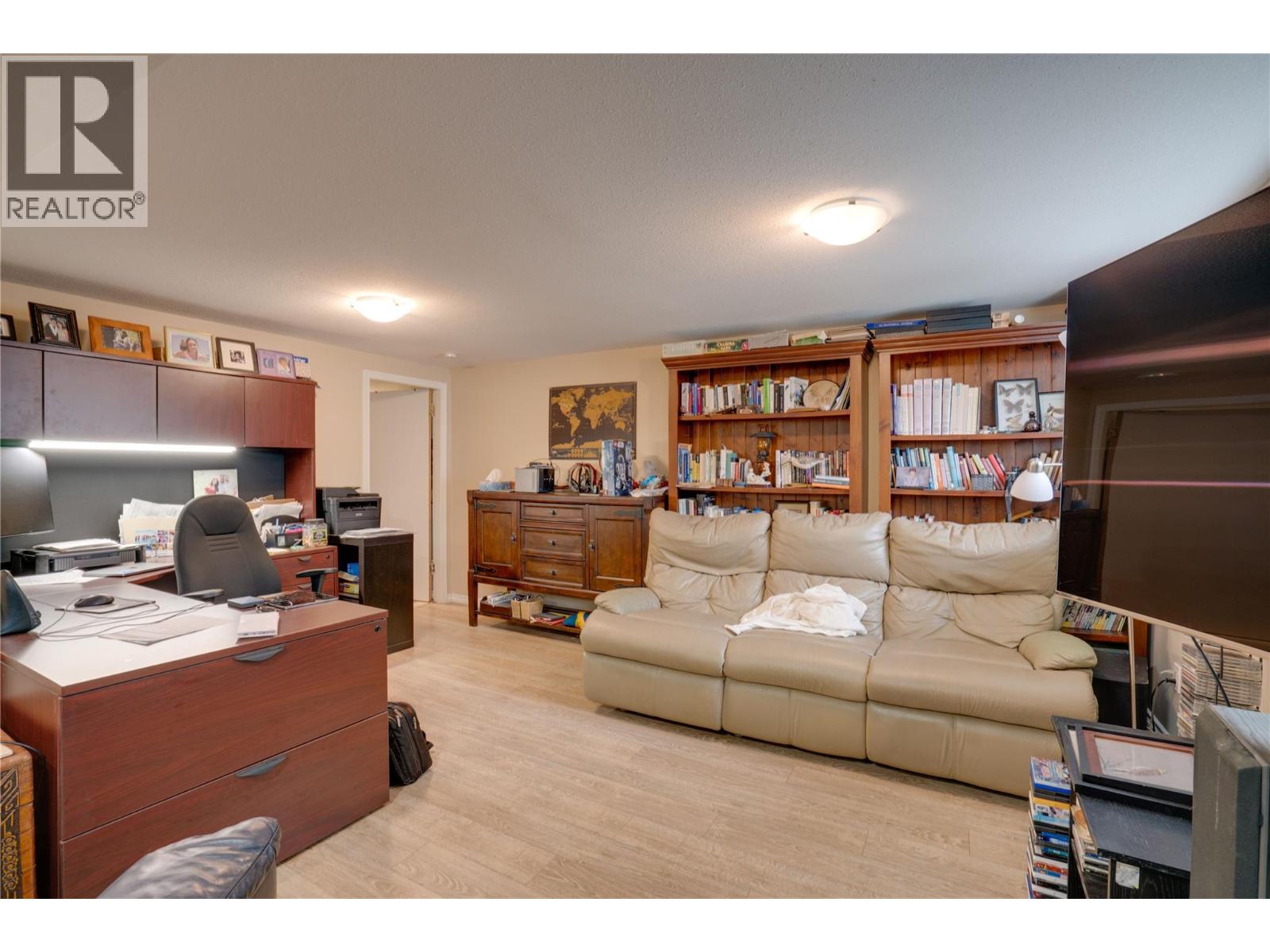 #A&B 3411 18 Avenue - 28