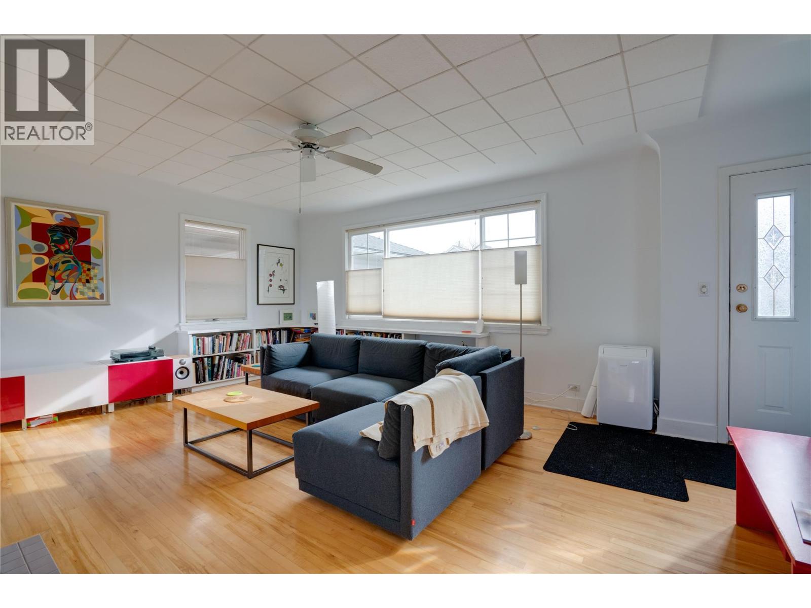 #A&B 3411 18 Avenue - 42