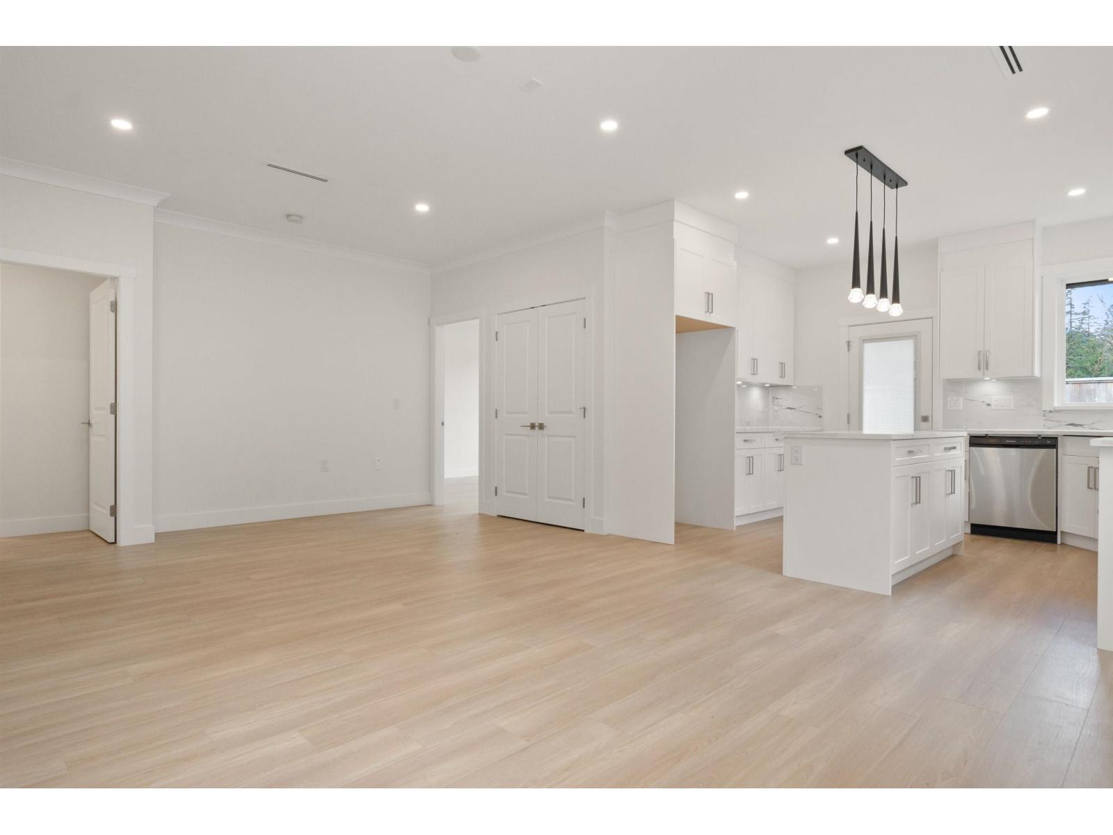 48 20118 BEACON ROAD, Hope, Hope