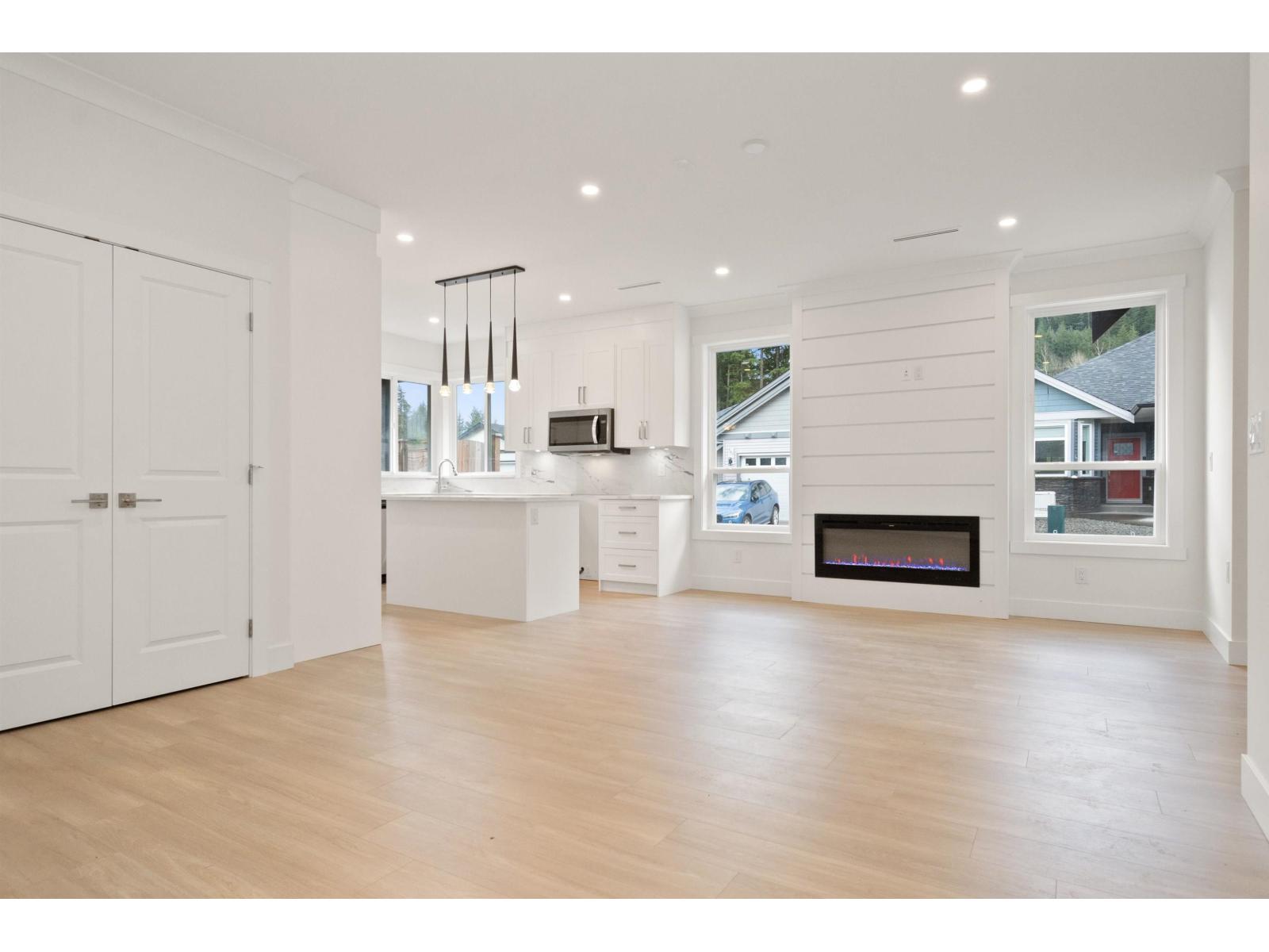 48 20118 BEACON ROAD, Hope, Hope