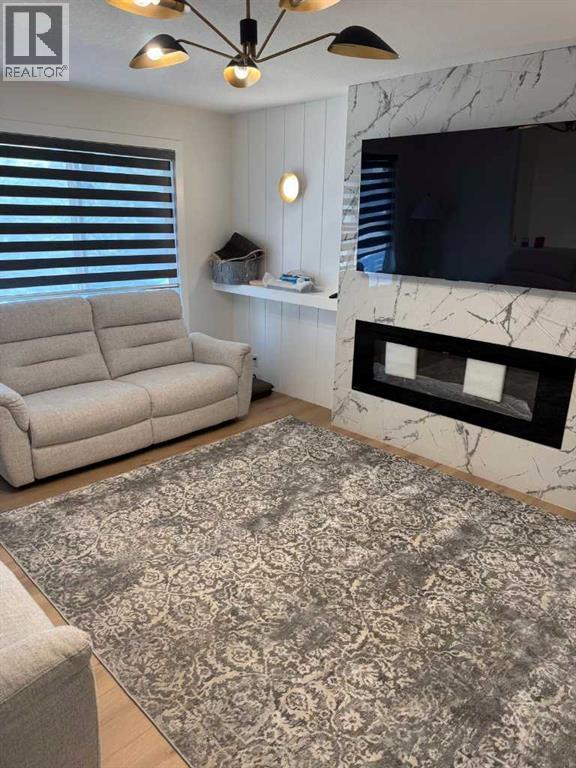 Single Family House for Sale in  Templeview Drive NE Temple Calgary 