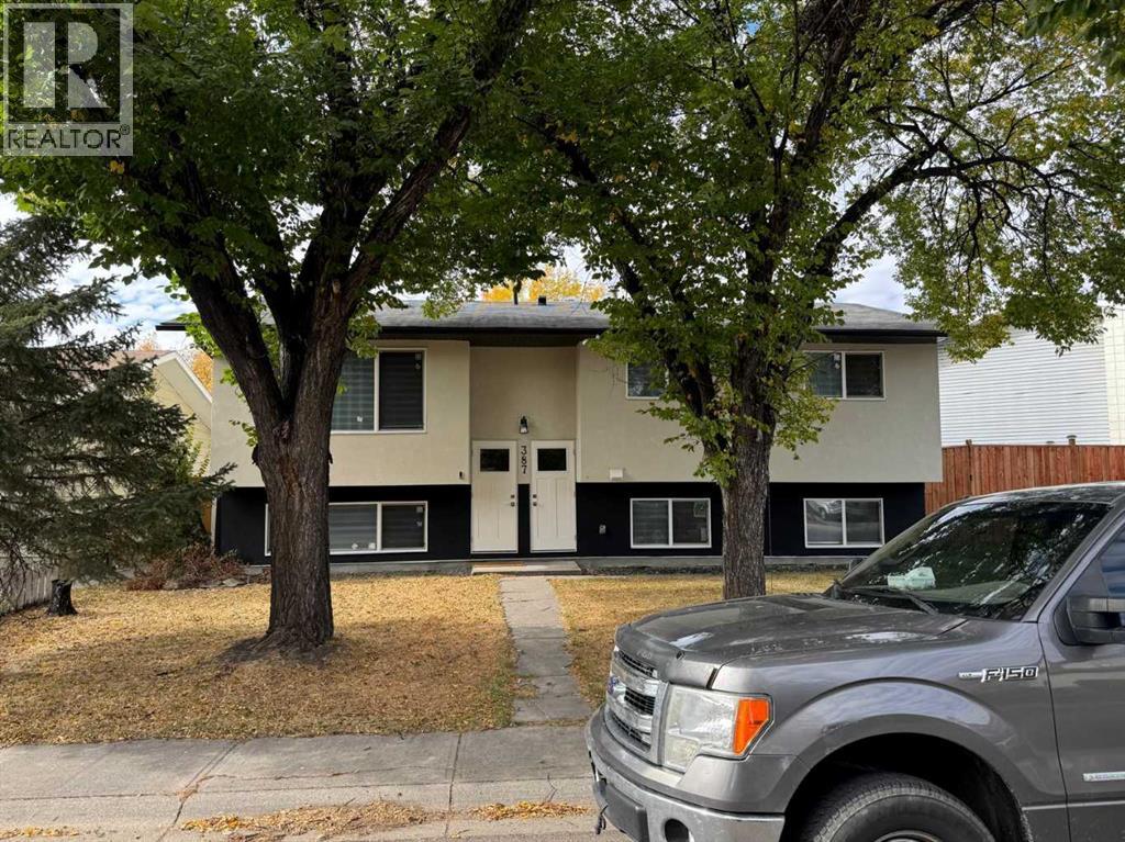 Single Family House for Sale in  Templeview Drive NE Temple Calgary 