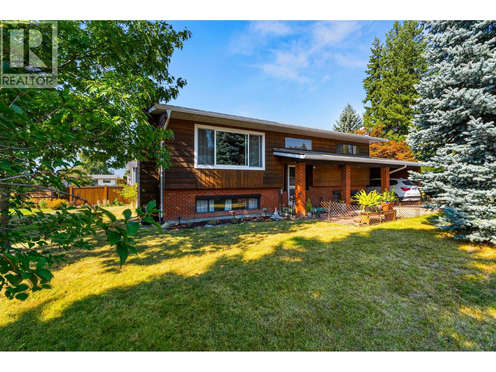  181 17 Street Northeast, Salmon Arm