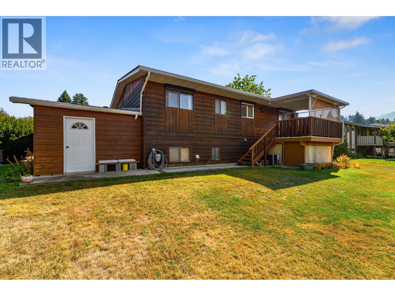  181 17 Street Northeast, Salmon Arm