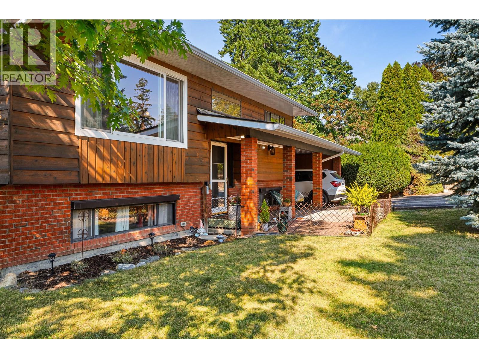  181 17 Street Northeast, Salmon Arm