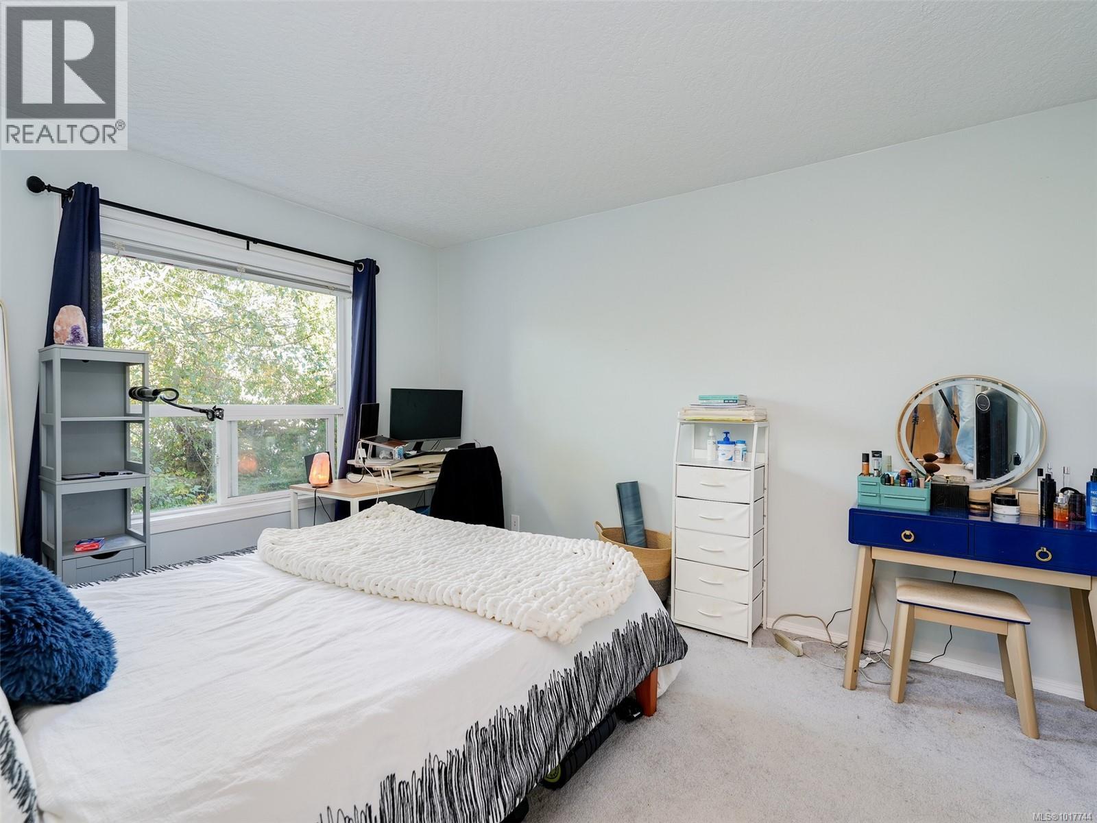 308 899 Darwin Avenue, Saanich