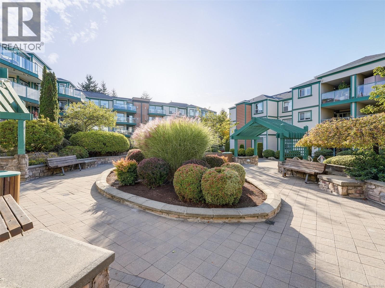 308 899 Darwin Avenue, Saanich