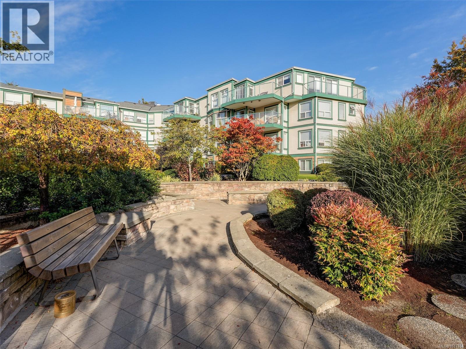 308 899 Darwin Avenue, Saanich