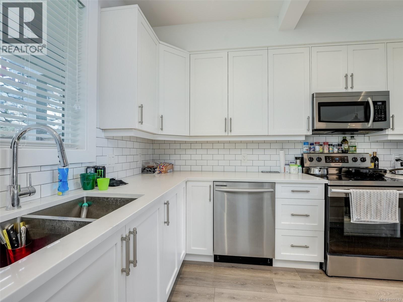 7024 Brailsford Pl, Sooke