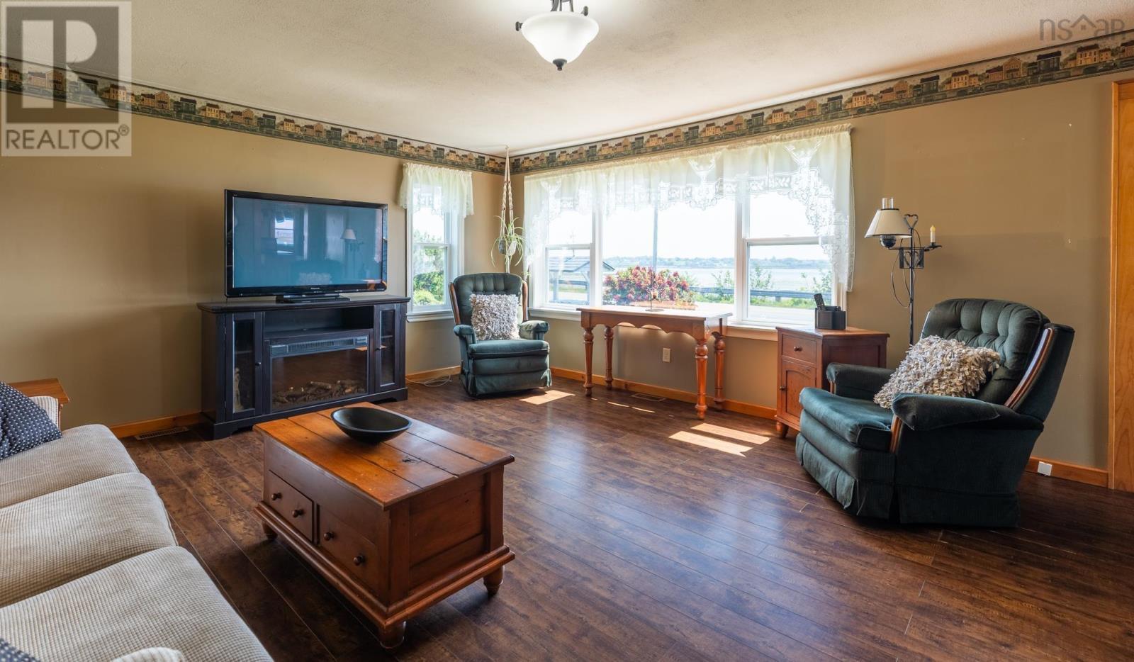 Property 26 of 49 of 926 Highway 304