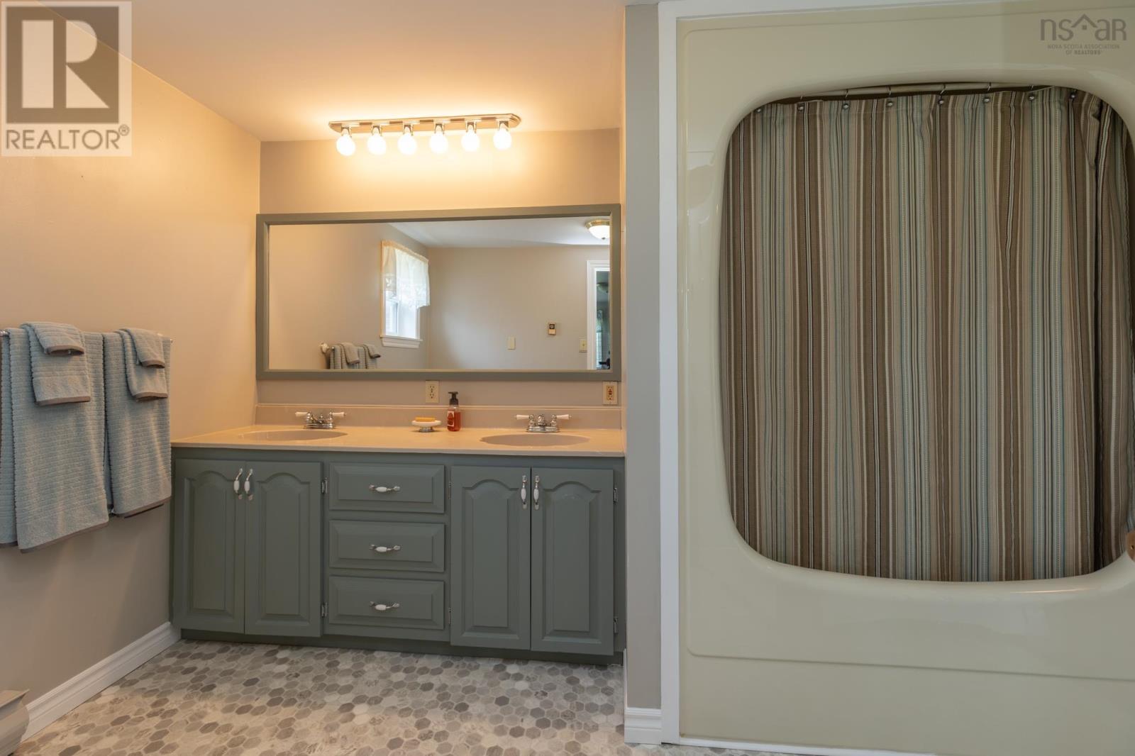 Property 37 of 49 of 926 Highway 304