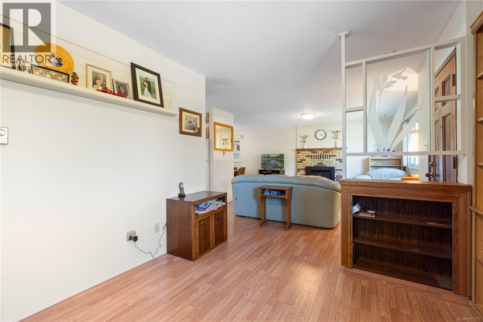 1402 Sunrise Dr, Parksville
