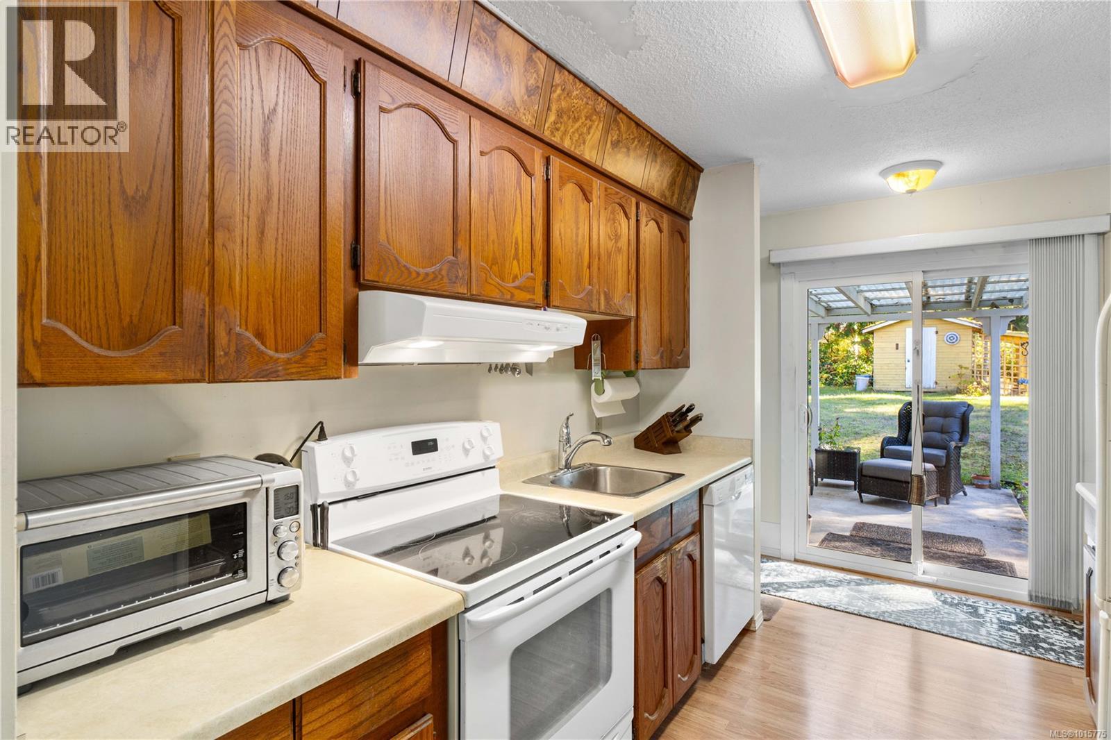 1402 Sunrise Dr, Parksville