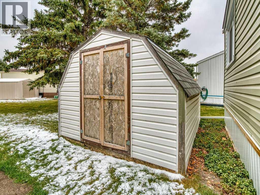 Single Family House for Sale in  Burroughs Place NE Monterey Park Calgary 