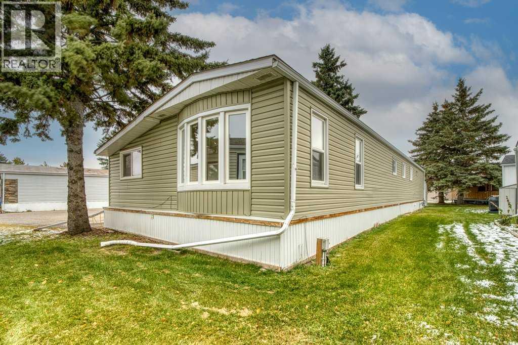 Single Family House for Sale in  Burroughs Place NE Monterey Park Calgary 