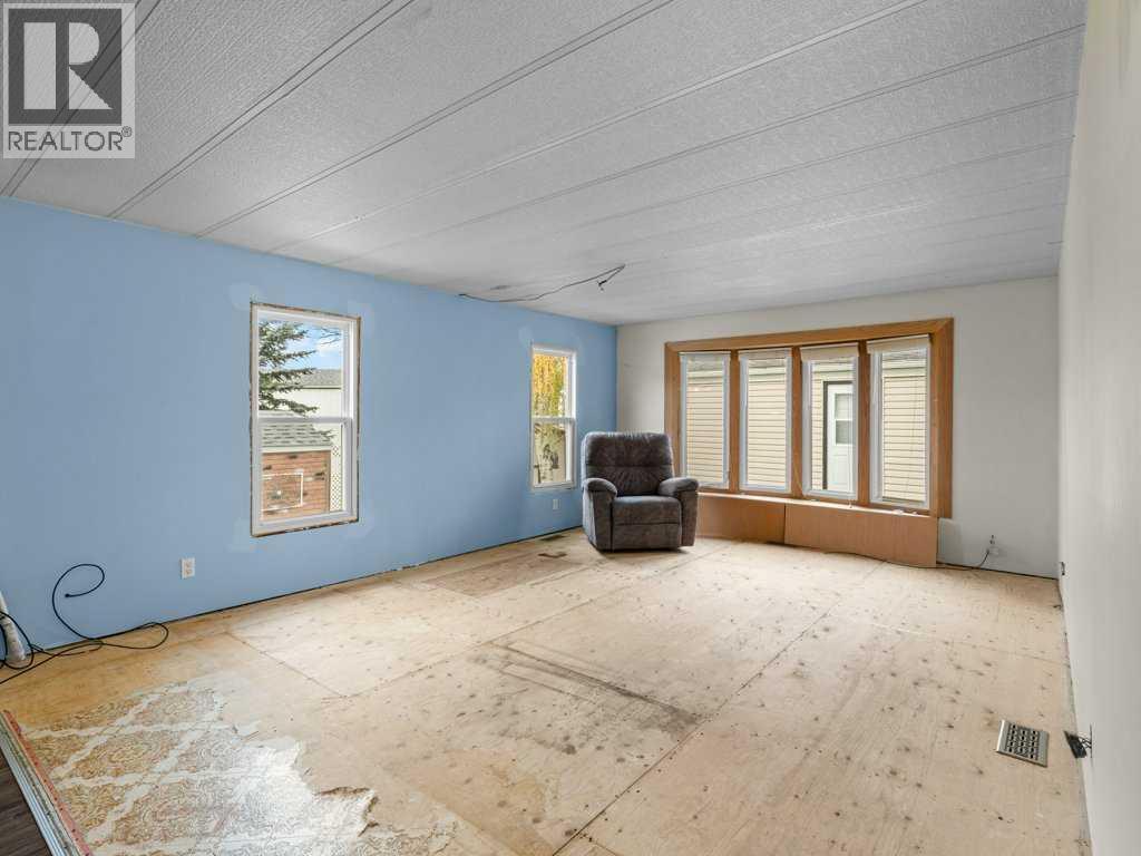 Single Family House for Sale in  Burroughs Place NE Monterey Park Calgary 