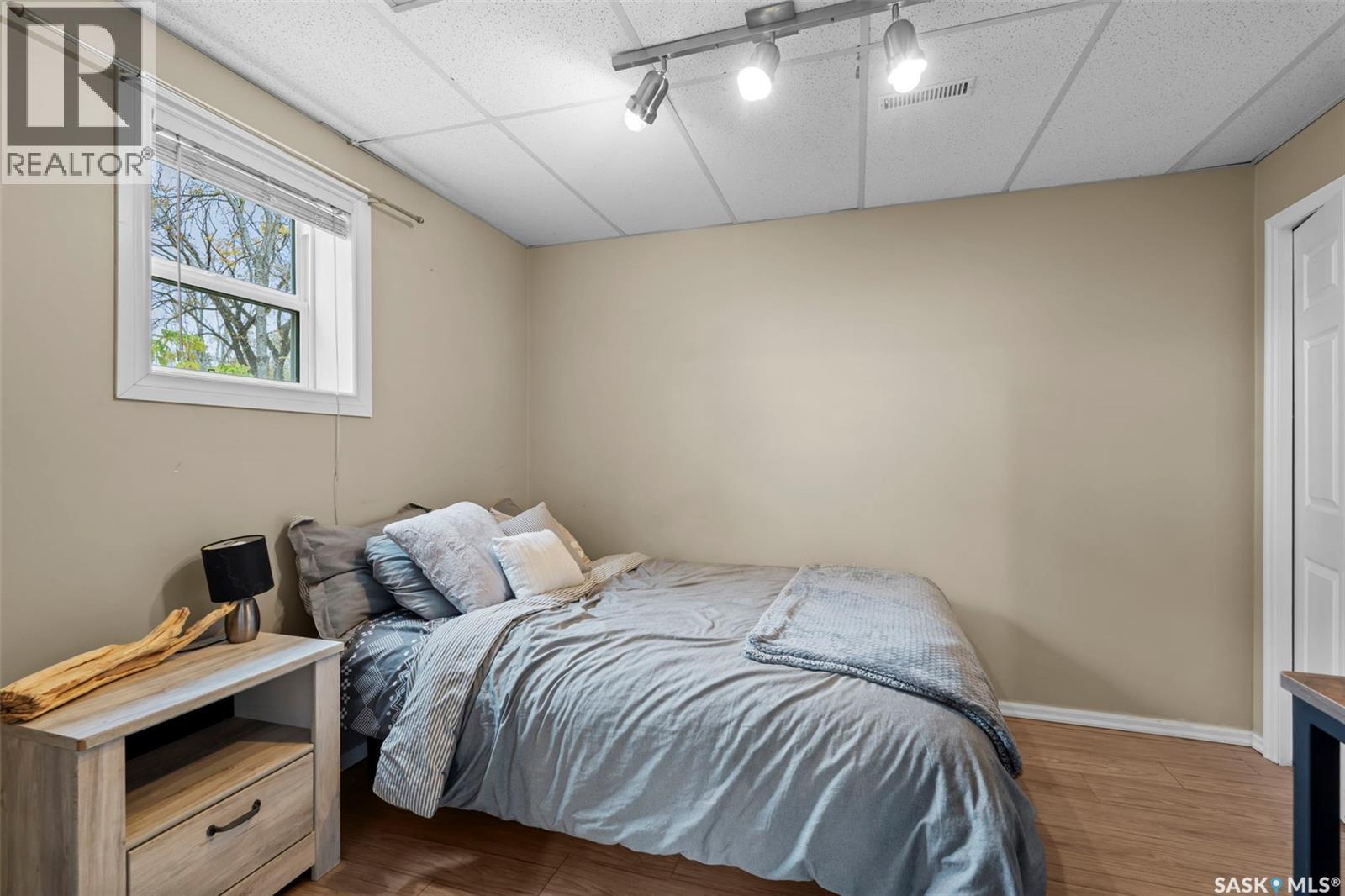 Single Family House Raised bungalow for Sale in  H AVENUE N Saskatoon 