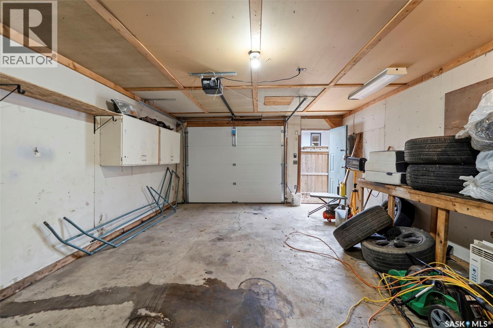 Single Family House Raised bungalow for Sale in  H AVENUE N Saskatoon 